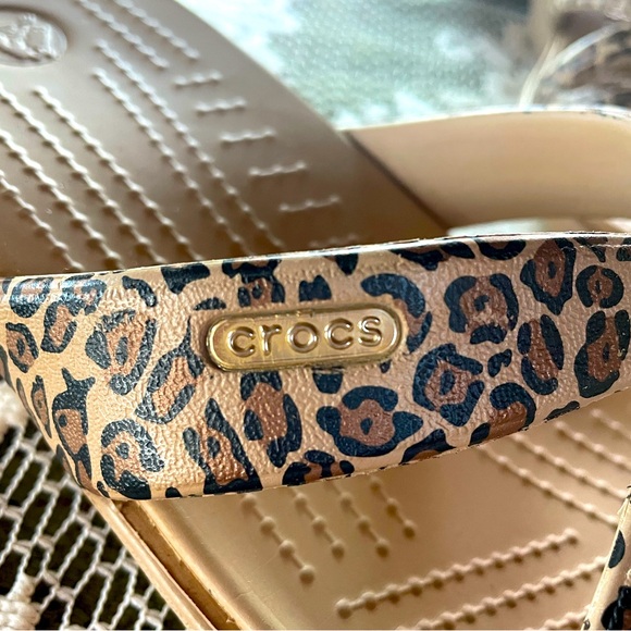 Crocs Sandals Patricia Strappy Wedge  Leopard Print Waterproof Slip-on Size 9 - Picture 2 of 8